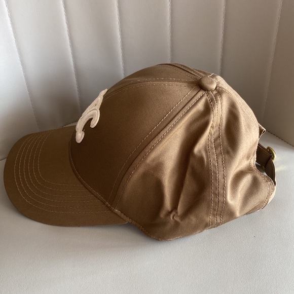 Celine Tan Cap with White Emblem - Picture 2 of 4